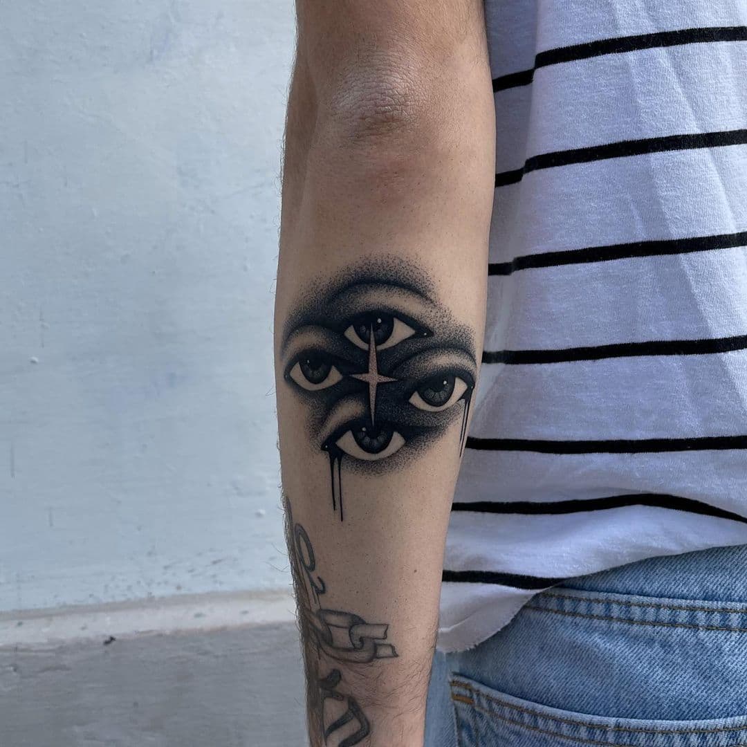 Tatuaggio blackwork Babydrop