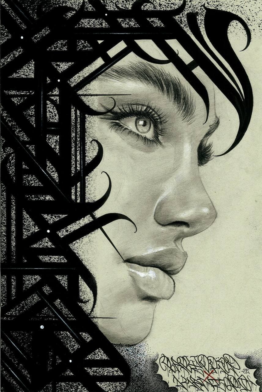 Tavola 'Gothic Muse'